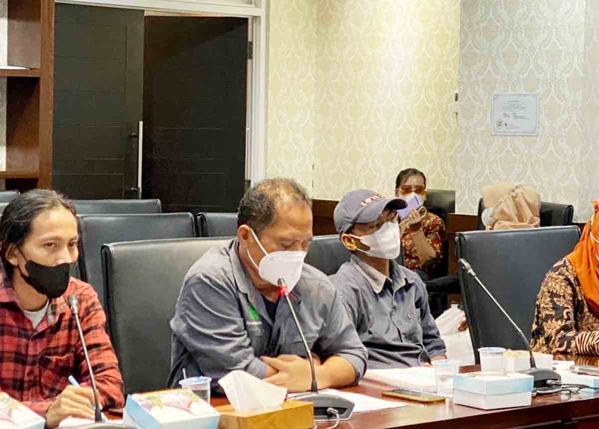 Langgam.id - Selain telah menimbulkan konflik sosial, dokumen izin PKKNK Koperasi Minyak Atsiri juga diduga dimanipulasi.