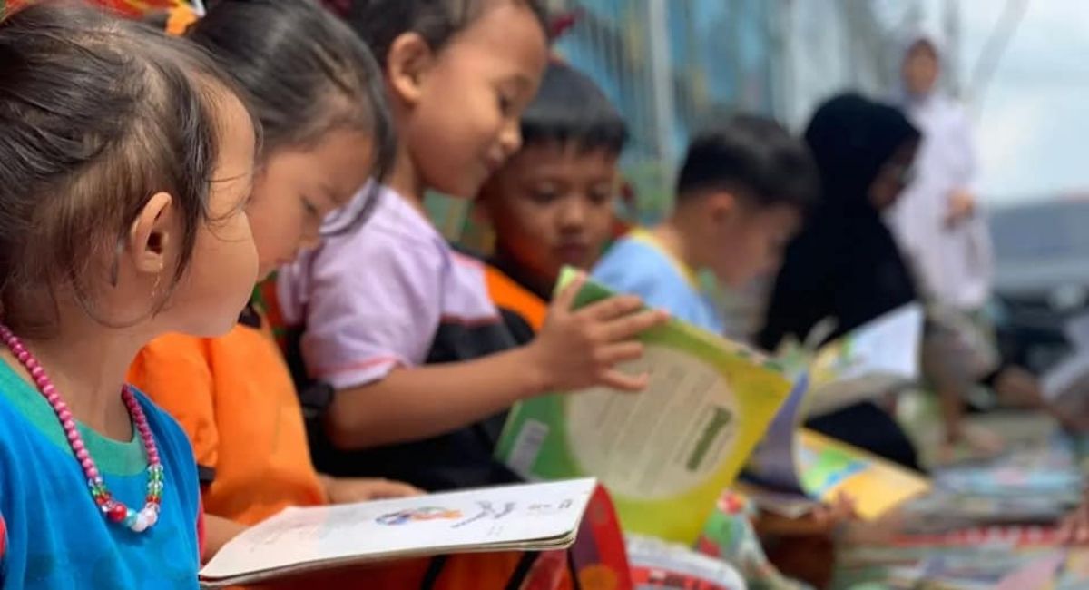 Dinas Perpustakaan Padang Panjang Gelar Lapak Baca di Pasar Baru