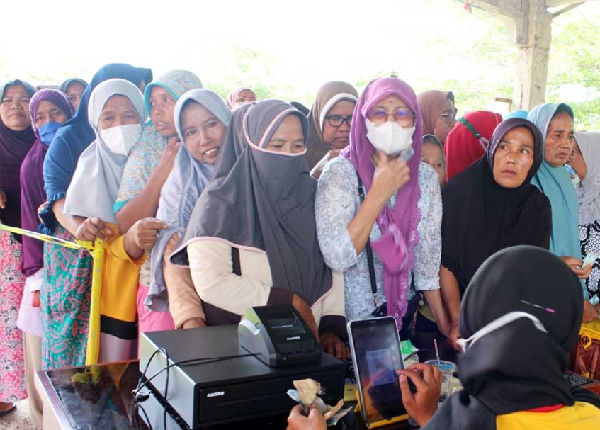 Berita Pessel - berita Sumbar terbaru dan terkini hari ini: Pessel hanya dijatah 10 ribu liter minyak goreng murah, disebar di dua kecamatan.