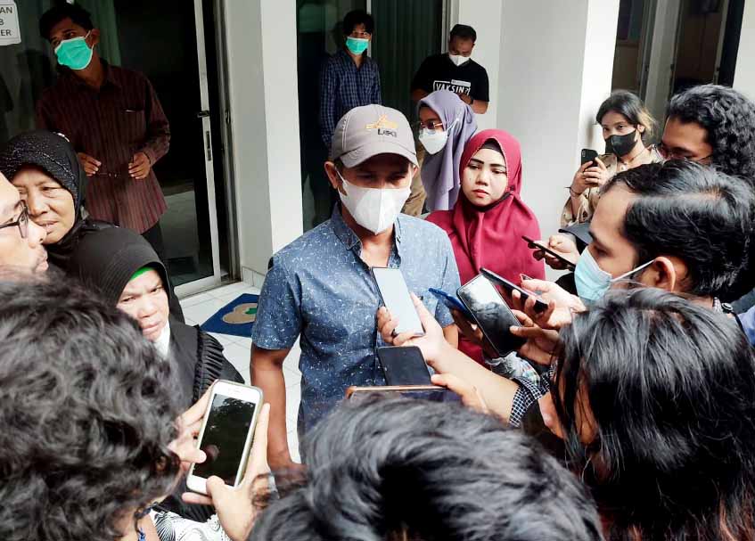 Berita Agam - berita Sumbar terbaru dan terkini hari ini: Kelaurga tidak yakin Syafrizal meninggal gantung diri di Lapas Kelas IIA Agam.