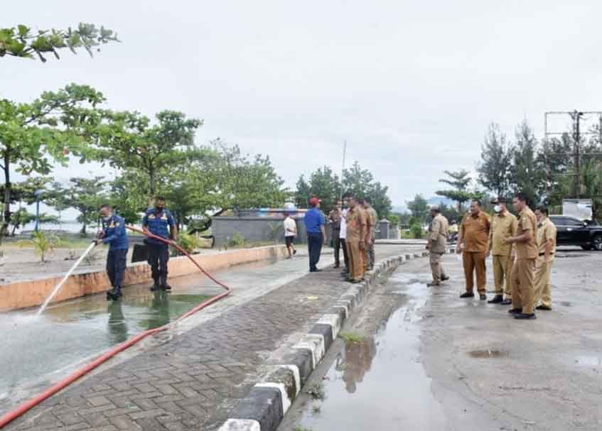 Berita Kota Pariaman - berita Sumbar terbaru dan terkini hari ini: Genius Umar berpesan agar para PKL menjaga keindahan dan kebersihan.