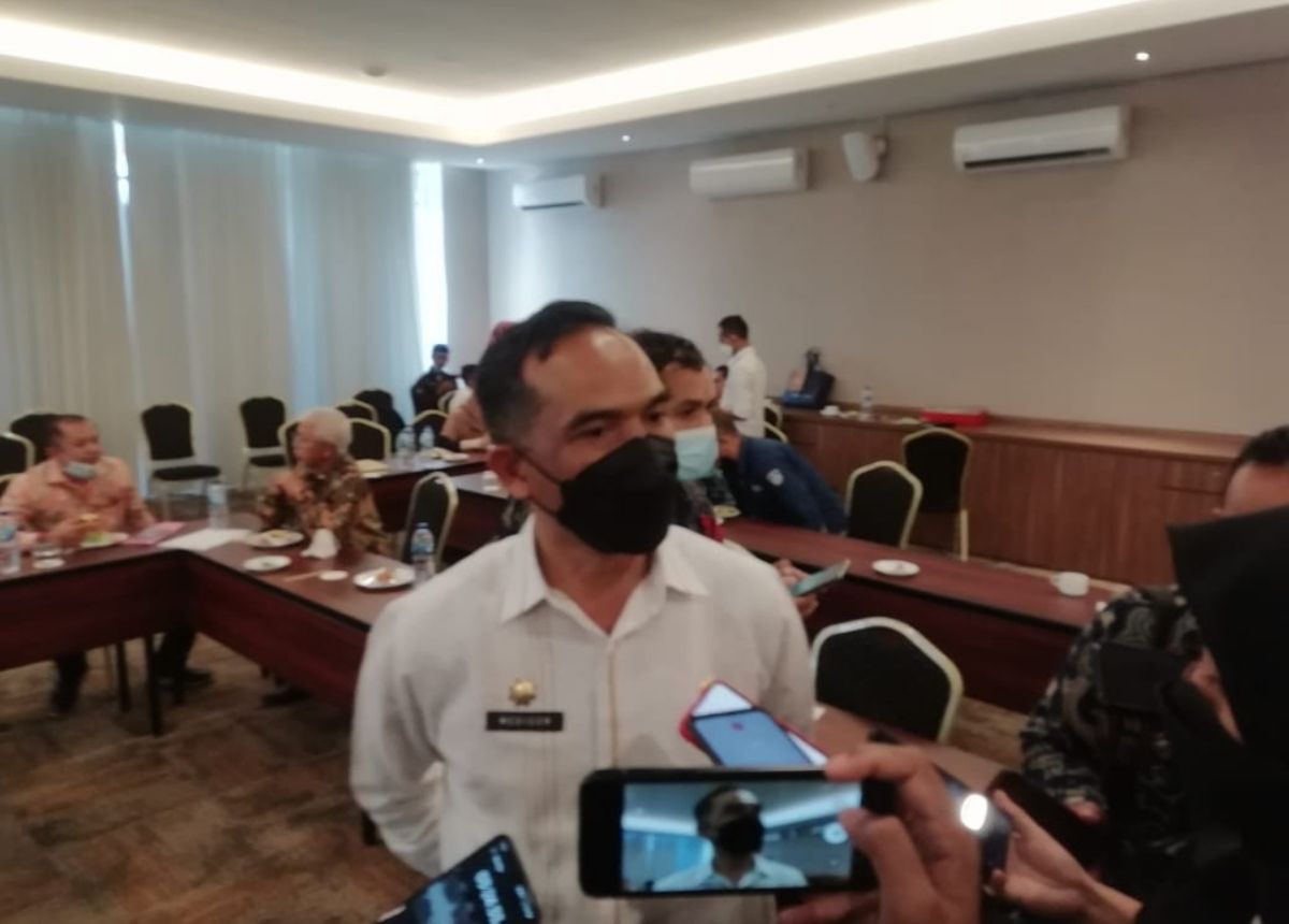 Berita Kabupaten Solok - berita Sumbar terbaru dan terkini hari ini: Pemkab Solok siap mengawal pembongkaran reklamasi Danau Singkarak.