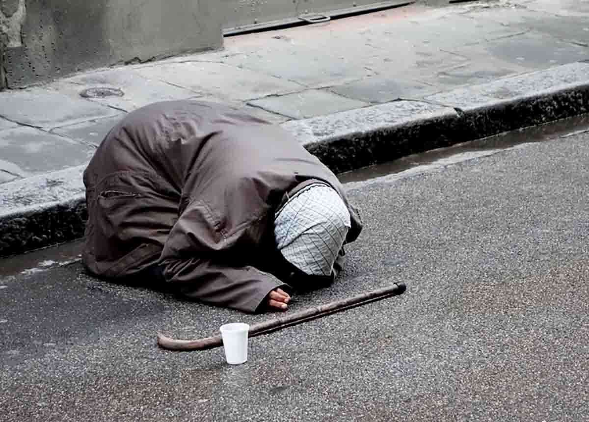 Berita Padang – berita Sumbar terbaru hari ini: Kecelakaan beruntun di Simpang Basnaz By Pass menyebabkan seorang pengemis meninggal dunia.