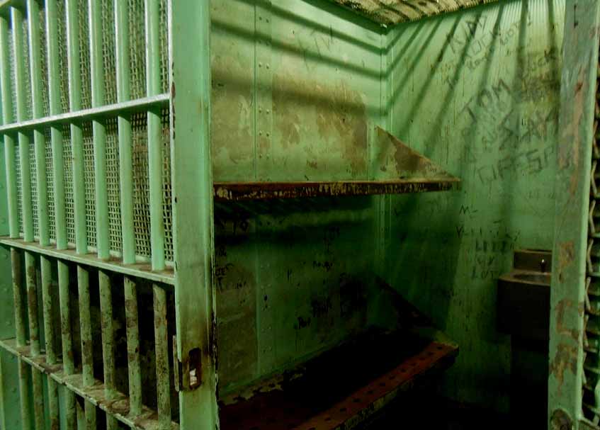 Berita Agam - berita Sumbar terbaru dan terkini hari ini: Napi itu babak belur saat dibawa ke Lapas Kelas IIB Lubuk Basung Kabupaten Agam.