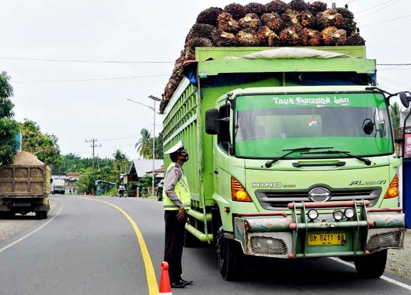 Berita Pasaman Barat - berita Sumbar terbaru dan terkini hari ini: Razia kendaraan ODOL di Pasbar bakal dilaksanakan setiap hari.