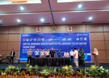 Berita Sumbar terbaru dan terkini hari ini: PT Pelindo melakukan penandatanganan pakta integritas bersama unsur maritim Teluk Bayur.