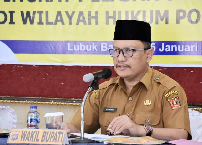 Berita Agam - berita Sumbar terbaru dan terkini hari ini: Tim itu bertugas mensosialisasikan vaksinasi untuk anak usia 6-11 tahun.