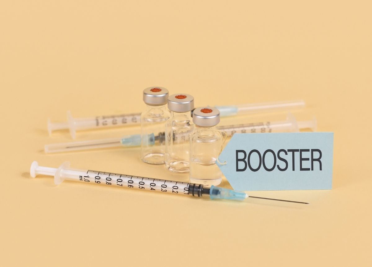 Program vaksinasi booster (dosis ketiga) di Indonesia dimulai pada hari ini, Rabu (12/1/2022). Pelaksanaan vaksinasi akan dilakukan