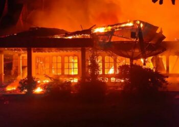 Berita Agam - berita Sumbar terbaru dan terkini hari ini: Sebuah rumah di Jorong Sungai Sarik, Kecamatan Baso, Kabupaten Agam, terbakar.