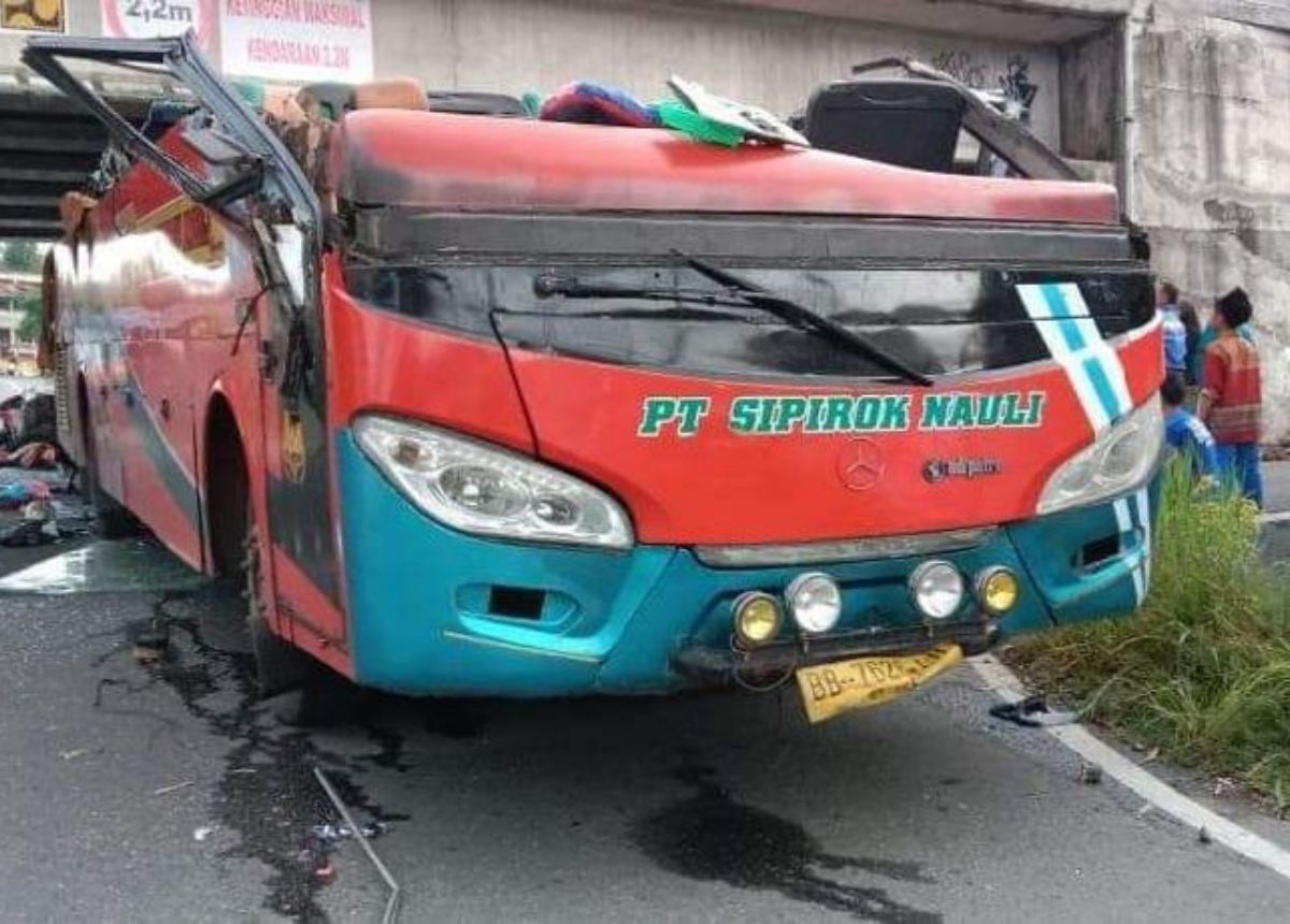 Berita Padang Panjang - berita Sumbar terbaru dan terkini hari ini: Jalan di bawah fly over Simpang Lapan tidak dirancang dilewati bus.