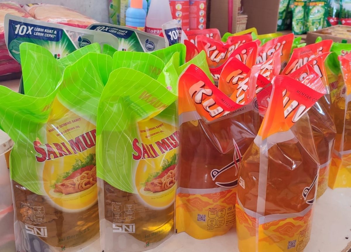 Berita Padang - berita Sumbar terbaru dan terkini hari ini: Pemko Padang berusaha agar harga minyak goreng dijual satu harga Rp14 ribu.