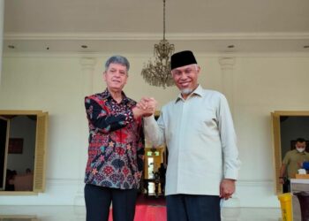 Duta Besar Palestina untuk Indonesia Zuhair Al Shun bertemu Gubernur Sumbar Mahyeldi.  Kunjungan ini penjajakan hubungan Sister Province