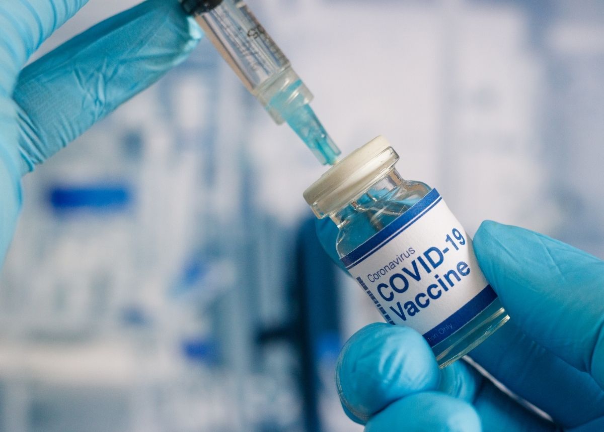 Pemerintah Kota Padang terus berupaya memaksimalkan program vaksinasi pencegahan Covid-19 bagi masyarakat, khususnya lanjut usia (lansia).