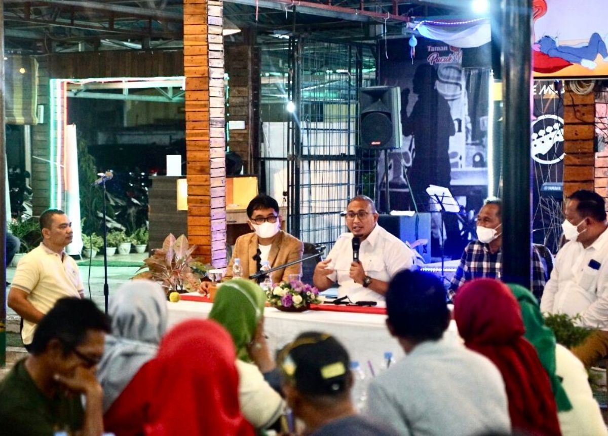 Berita Padang - berita Sumbar terbaru dan terkini hari ini: Pekerja sosial masyarakat berdialog dan menyampaikan aspirasi Andre Rosiade.