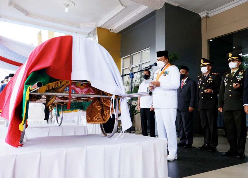 Berita Dharmasraya - berita Sumbar terbaru dan terkini hari ini: Ribuan orang melepas Dasril Panin Datuak Labuan ke peristirahatan terakhir.