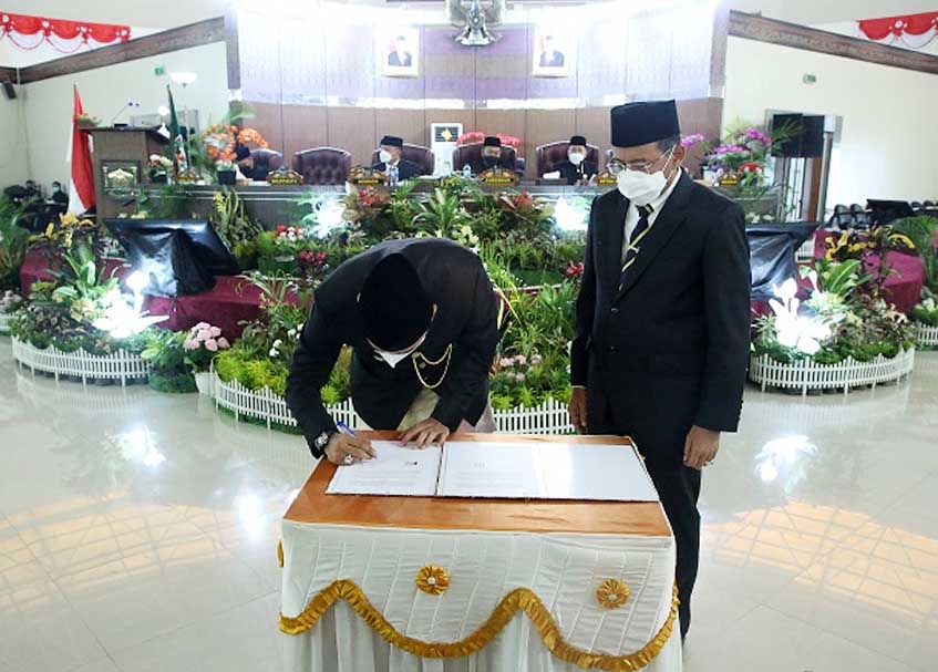 Berita Sijunjung - berita Sumbar terbaru dan terkini hari ini: UNP membuka Fakultas Agribisnis di Sijunjung, gabung bersama STIPER.