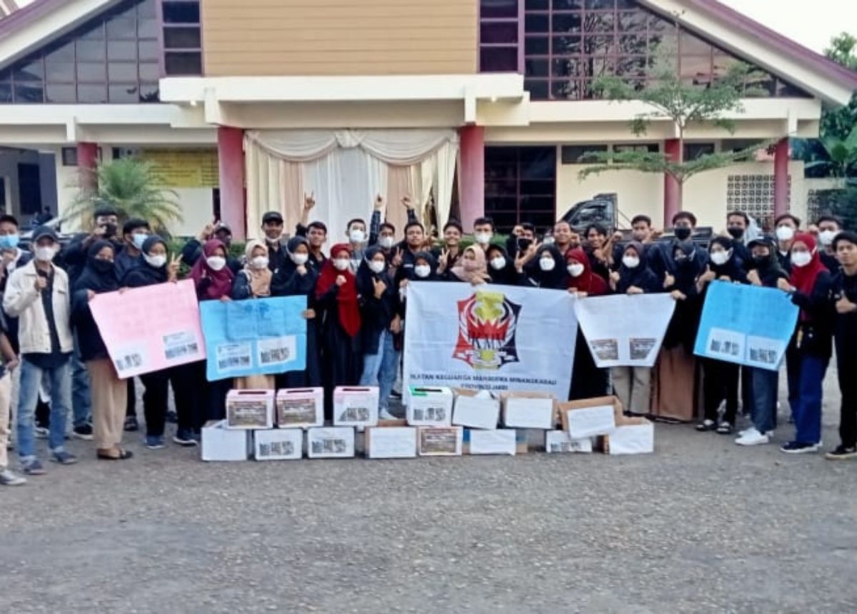 Berita terbaru dan terkini hari ini: IKMM Jambi gelar aksi penggalangan dana untuk membantu korban gempa di Pasaman dan Pasbar.