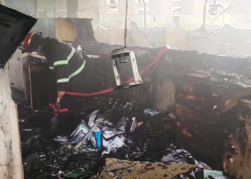 Berita Padang - berita Sumbar terbaru dan terkini hari ini: Kebakaran itu menghanguskan ruang pratik Rumah Sakit Gigi dan Mulut Baiturrahmah.