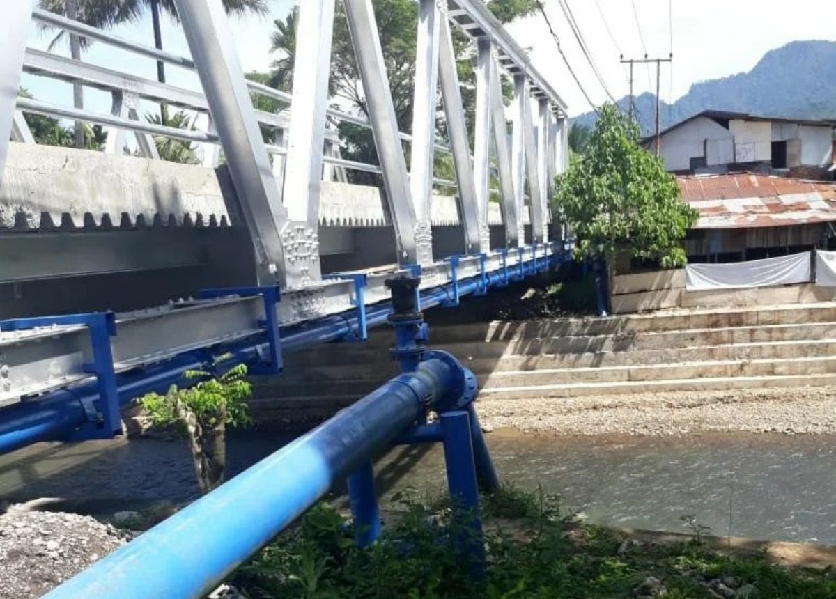Berita Padang - berita Sumbar terbaru dan terkini hari ini: Perumda Air Minum Kota Padang amelakukan pengerjaan koneksi pipa DN 250 GI.