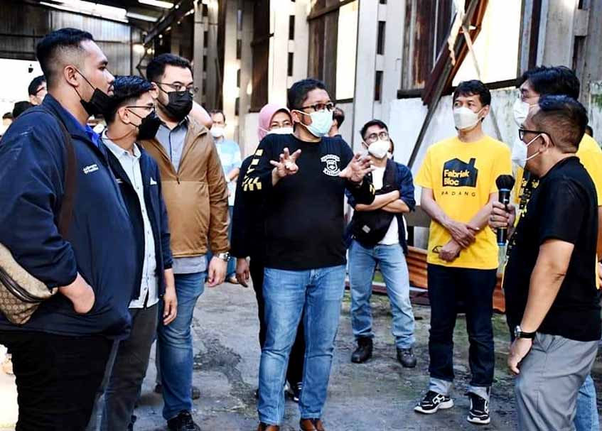 Berita Padang - berita Sumbar terbaru dan terkini hari ini: Hendri ajak agar Youtuber, Influencer dan Blogger promosikan pariwisata Padang.