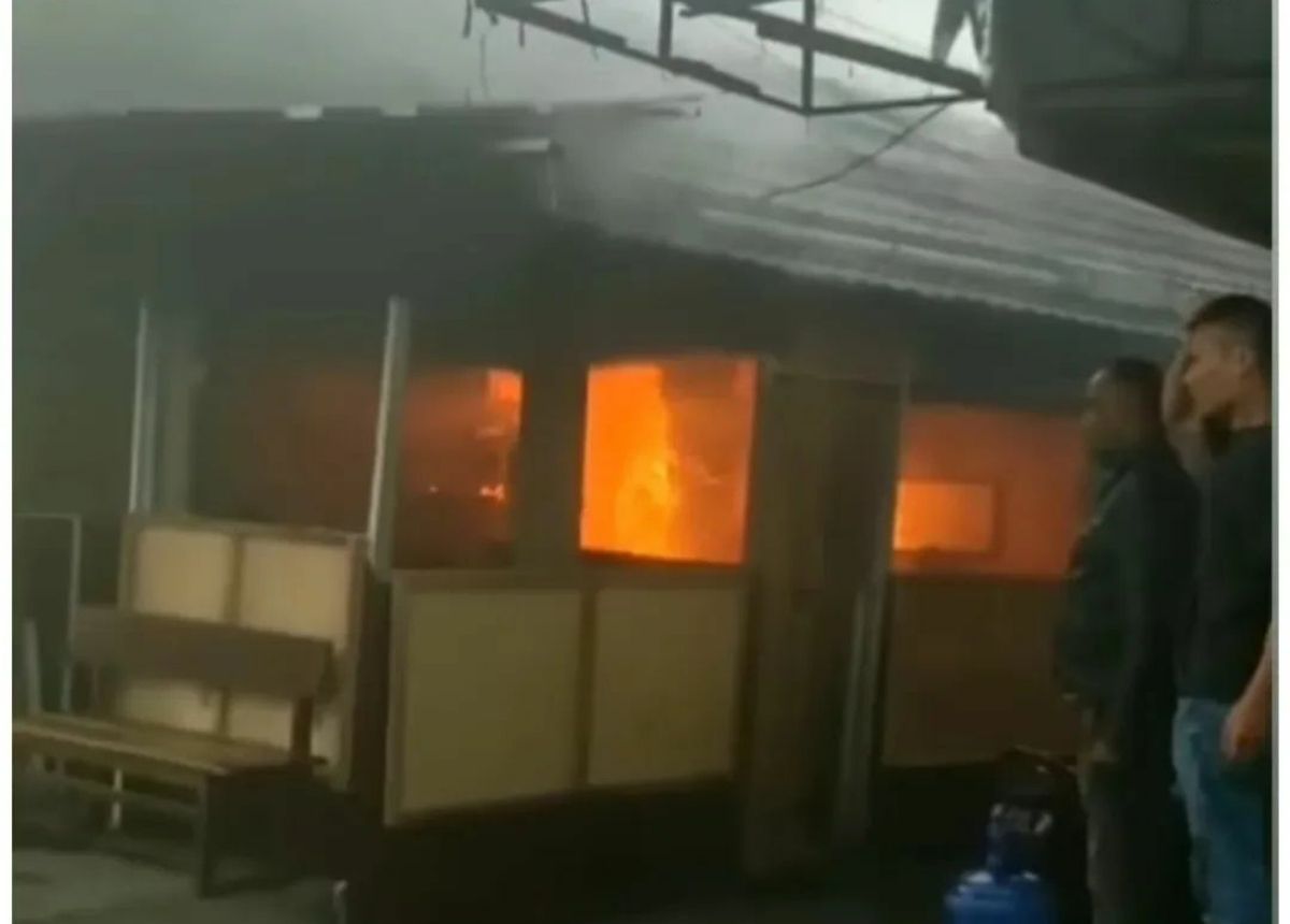 Berita Bukittinggi - berita Sumbar terbaru dan terkini hari ini: Pasar Aur Tajungkang, Kota Bukittinggi, Sumbar, terbakar Selasa