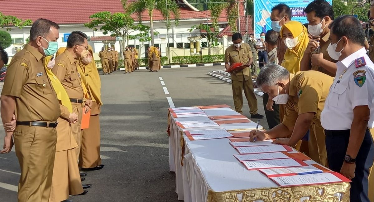 Wujudkan Target 2022, Kepala Dinas di Pessel Teken Perjanjian Kinerja
