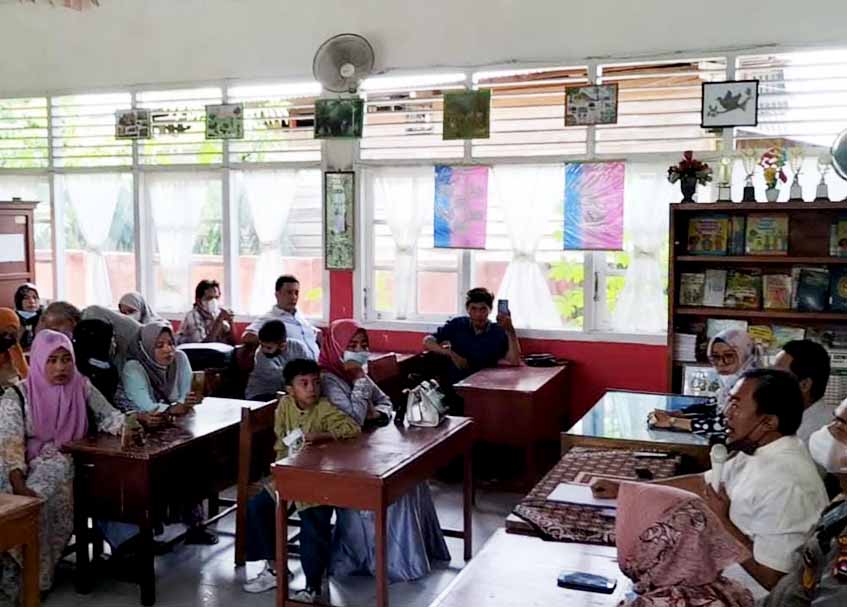 Berita Padang - berita Sumbar terbaru dan terkini hari ini: Tolak vaksin anak, Pemko Padang hambat program wajib belajar sembilan tahun.