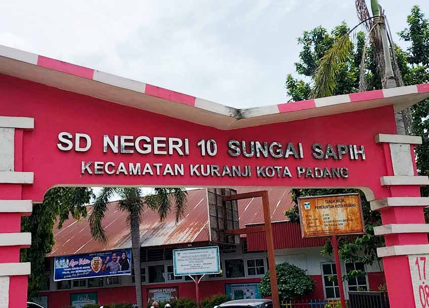 Bagi orang tua yang mau memasukkan anaknya di sekolah negeri di Padang, baik SD maupun SMP, mulailah bersiap-siap dari sekarang. Sebab bulan