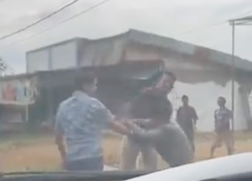 Berita 50 Kota - berita Sumbar terbaru dan terkini hari ini: Pengeroyokan sopir truk di Situjuah oleh polisi, berawal dari kata-kata kotor.