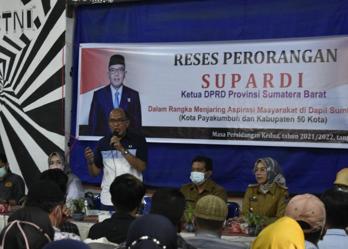 Berita Sumbar terbaru dan terkini hari ini: Ketua DPRD Sumbar Supardi menghimpun aspirasi dan memberikan bantuan di Payakumbuh.