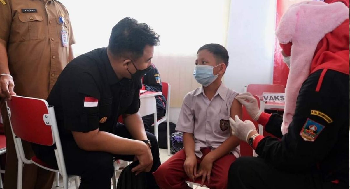 bupati-dharmasraya-orangtua-siswa-jangan-terprovokasi-isu-vaksinasi