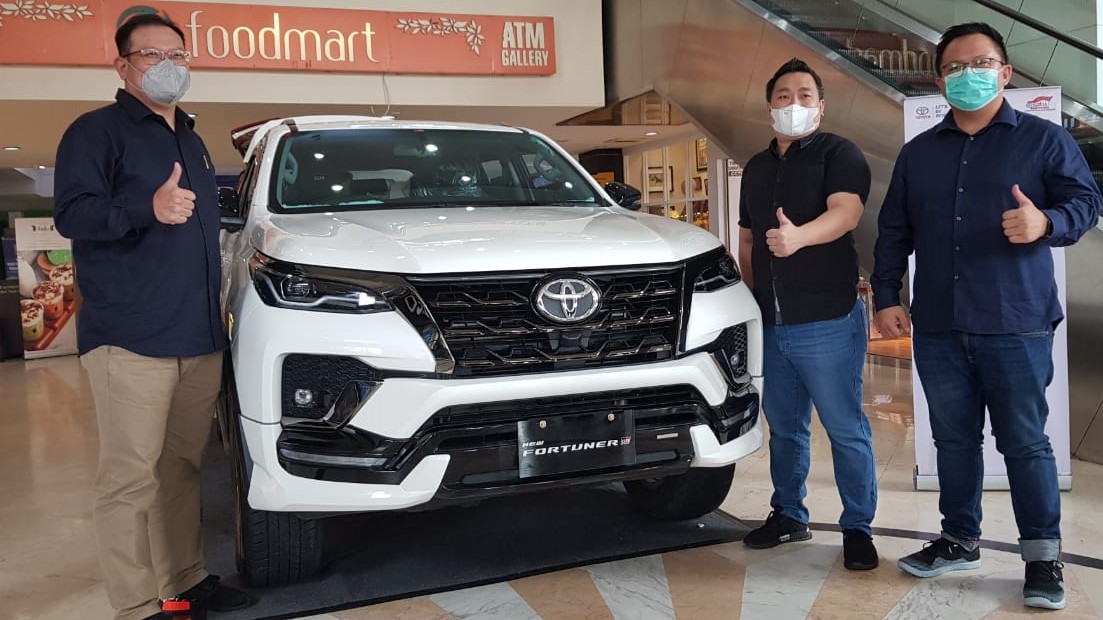 Lebih Bertenaga, Toyota New Fortuner 2022 Resmi Mengaspal di Sumbar