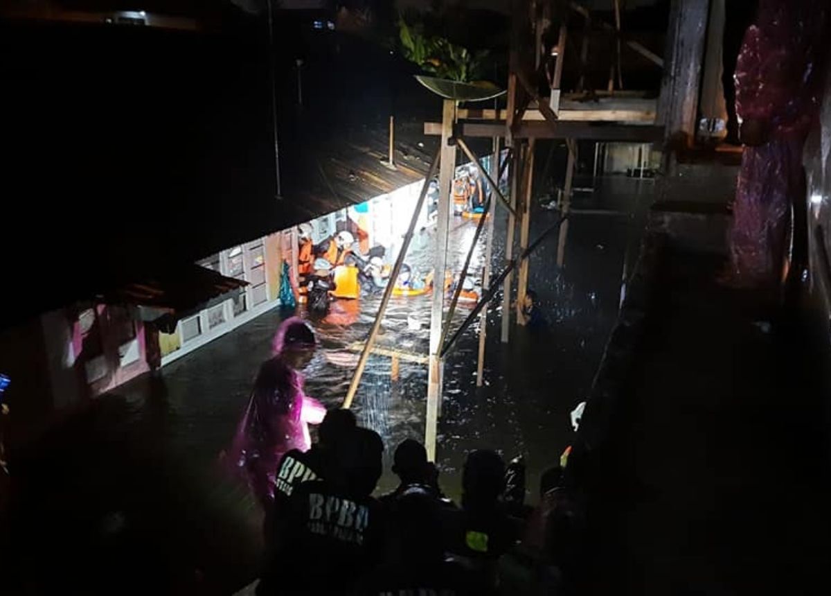 Berita Padang Panjang - berita Sumbar terbaru dan terkini hari ini: 133 rumah terendam banjir akibat hujan lebat yang melanda Padang Panjang.