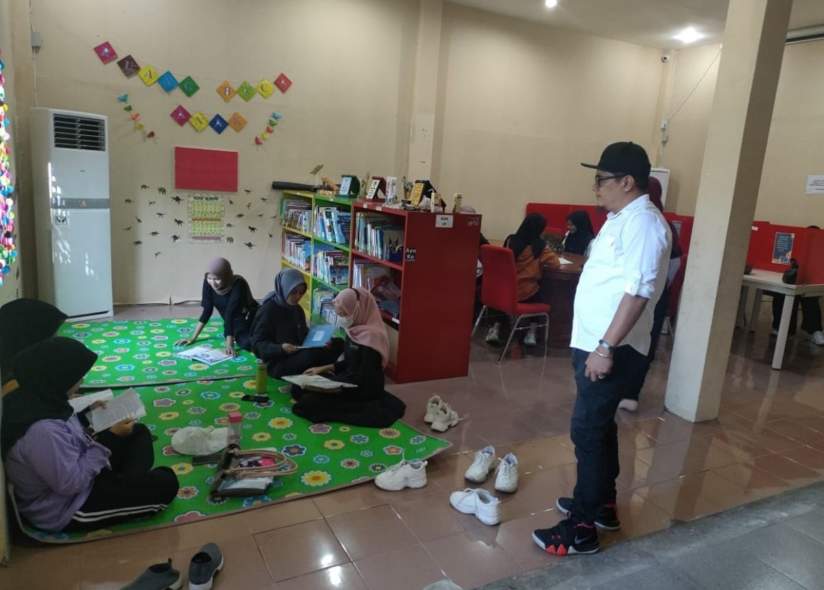 Berita Padang - berita Sumbar terbaru dan terkini hari ini: Pemko Padang berupaya meningkatkan status akreditasi perpustakaan di DKP.