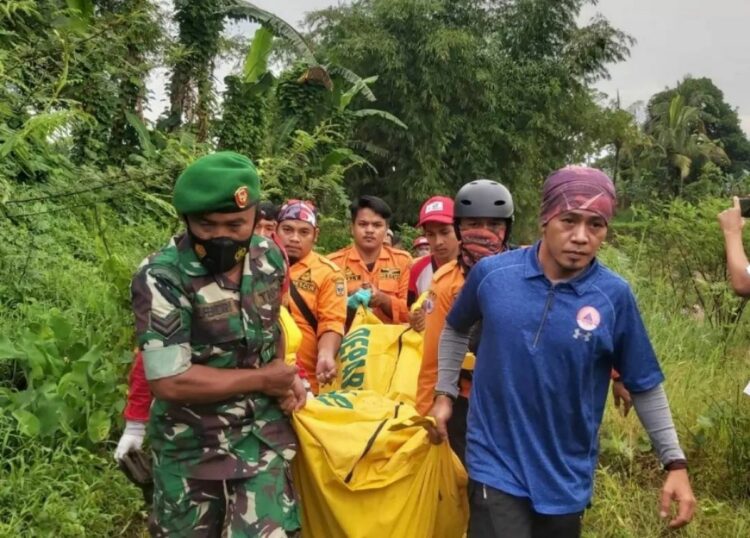 Berita Padang Pariaman - berita Sumbar terbaru dan terkini hari ini: Tim SAR gabungan berhasil menemukanpetani yang hanyut di Batang Anai