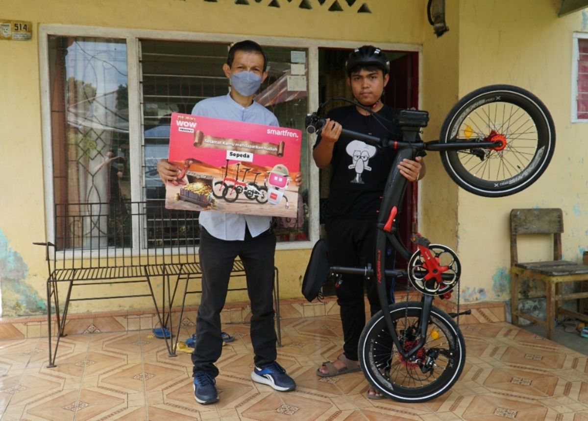 Berita Sumbar terbaru dan terkini hari ini: Wahyudi Maulana Chaniago menjadi salah satu pemenang Smartfren Rejeki WOW Treasure Hunt.