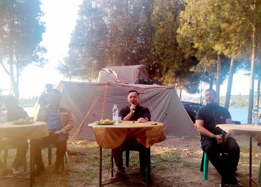 Berita Sumbar terbaru dan terkini hari ini: Ketua Umum Partai Demokrat, AHY berkemah satu malam di Alahan Panjang, Sumbar.