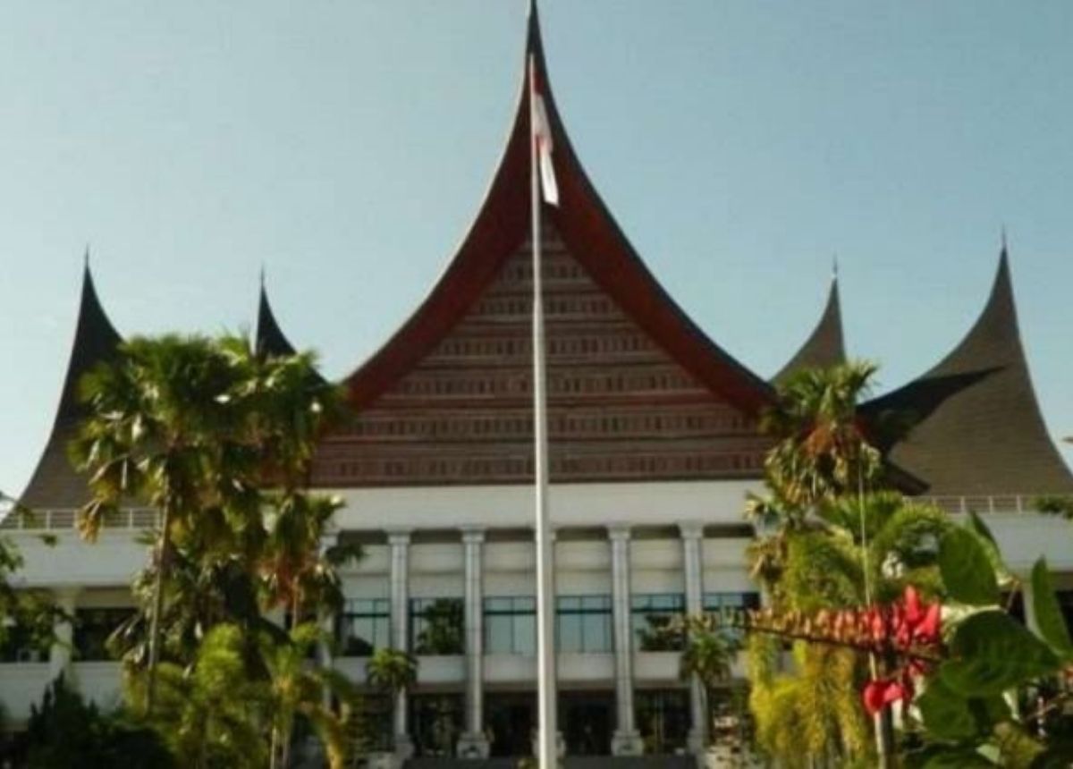 Berita Sumbar terbaru dan terkini hari ini: Pansus DPRD Sumbar meminta pemprov segera menuntaskan urusan sejumlah aset milik BUMD.