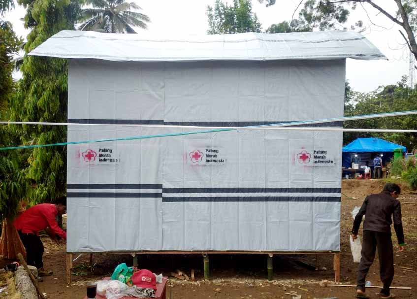 Langgam.id - PMI mulai mendirikan Hunian Sementara (Huntara) untuk para korban gempa mangnitudo 6,1 Pasaman Barat (Pasbar).