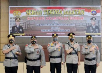 Berita Agam - berita Sumbar terbaru dan terkini hari ini: AKBP Dwi Nur Setiawan resmi digantikan AKBP Ferry Ferdian sebagai Kapolres Agam.
