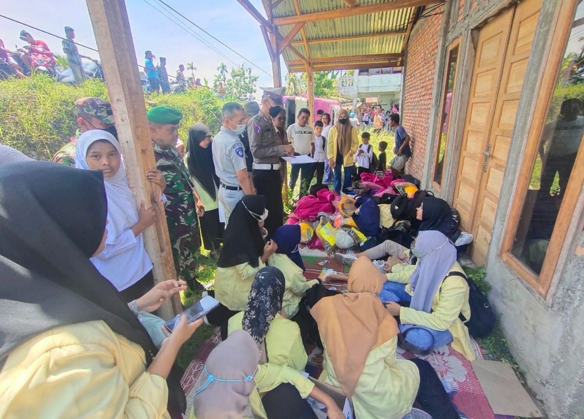 Berita Agam - berita Sumbar terbaru dan terkini hari ini: Bus yang mengalami kecelakaan di Agam, berpenumpang 25 orang mahasiswa UNP.