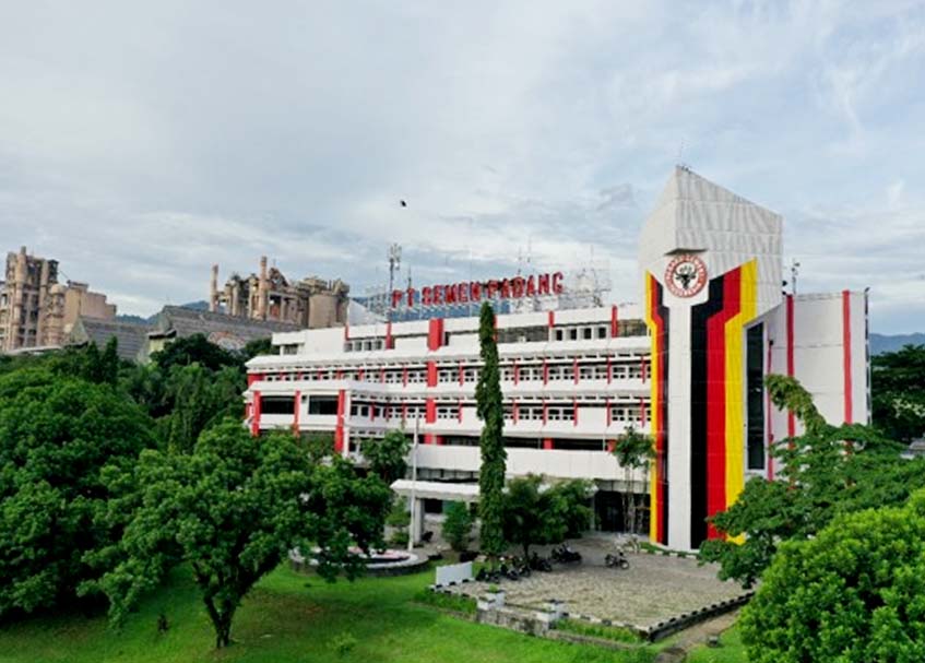 Langgam.id - Akibat tak dapat dana CSR dari PT Semen Padang, Masyarakat Nagari Pauh V mengadu di Dewan Perwakilan Rakyat Daerah (DPRD).