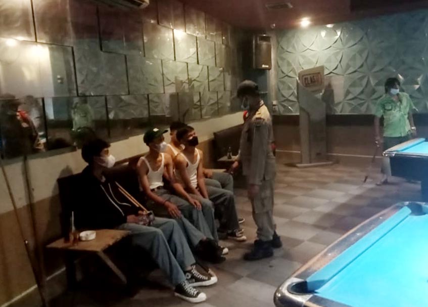 Berita Padang - berita Sumbar terbaru dan terkini hari ini: 42 pelajar di Padang diamankan Satpol PP saat main Bilair di jam sekolah.