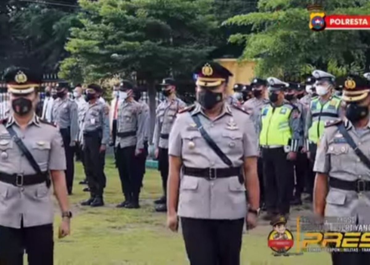 Berita Padang - berita Sumbar terbaru dan terkini hari ini: Kasat Reskrim dan Kasat Narkoba Polresta Padang berganti. Serah terima jabatan