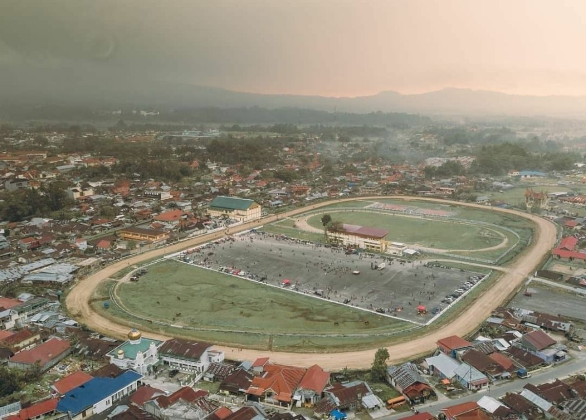 Jumlah penduduk Sumbar per Juni 2022, berdasarkan data BPS, yaitu 5.640.629 jiwa. Jumlah penduduk ini bertambah 106.157 jiwa jika dibandingkan