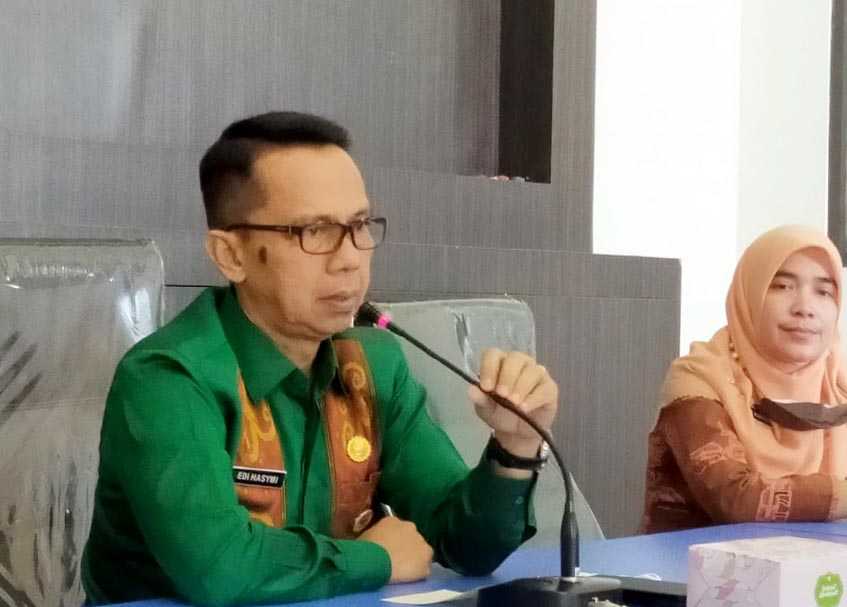 Pemko Padang meminta kepada seluruh ASN untuk disiplin dalam bekerja. Tidak itu saja, pelayanan kepada masyarakat pun menjadi harga mati.