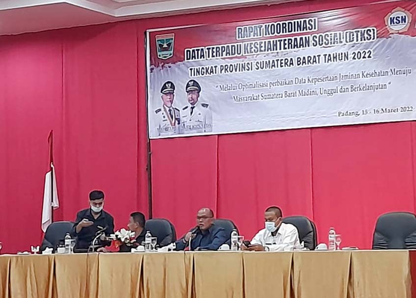 Berita Sumbar terbaru dan terkini hari ini: DPRD Sumbar minta Dinsos mengoptimalisasi pengelolaan data penerima bantuan sosial.