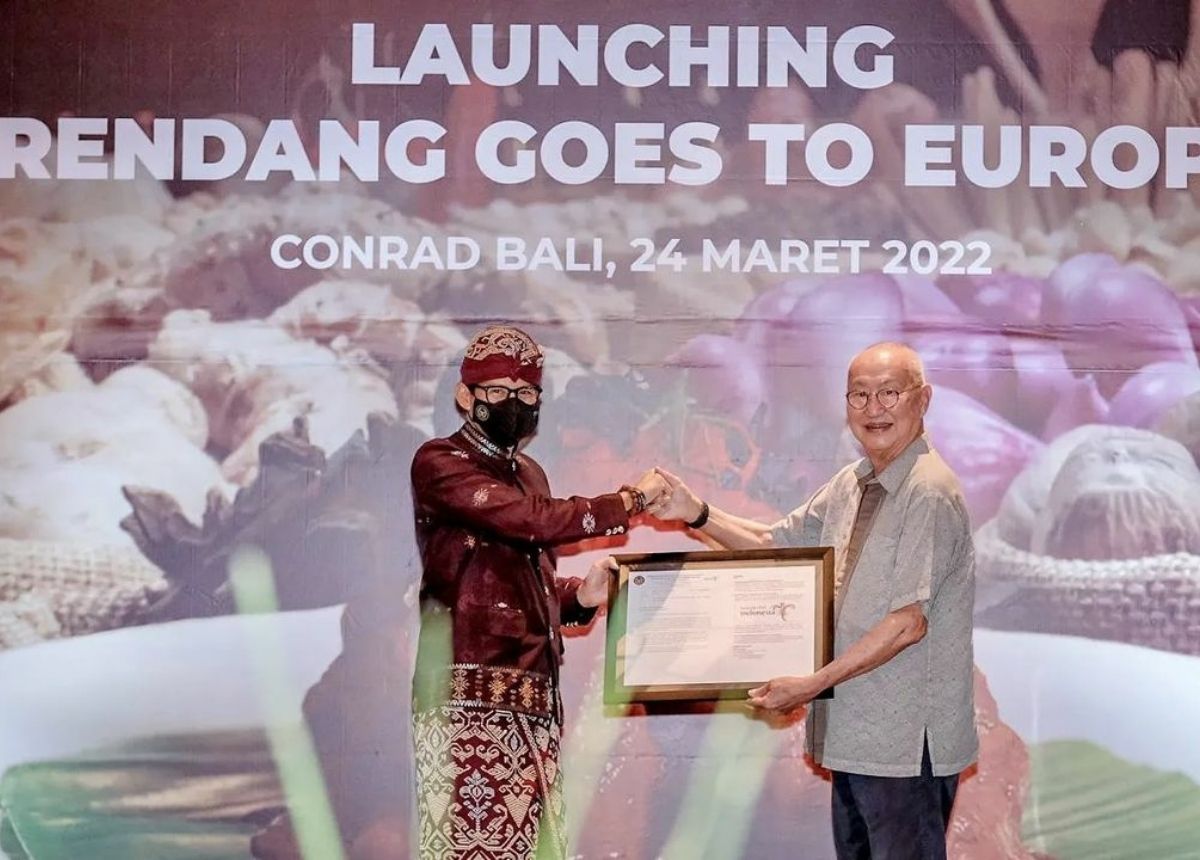 Berita Sumbar terbaru dan terkini hari ini: Menparekraf menyebut Rendang Goes to Europe akan memberi keuntungan ekonomi UMKM Sumbar.