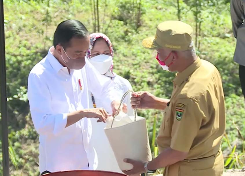 Berita terbaru dan terkini hari ini: Ketua MUI Sumbar, Gusrizal Gazahar menilai Ritual Kendi Nusantara tak sesuai dengan ajaran Islam.