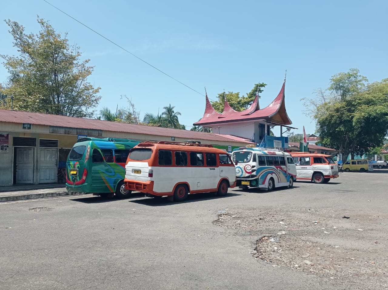 Nestapa Terminal Bus Piliang Dobok Batusangkar